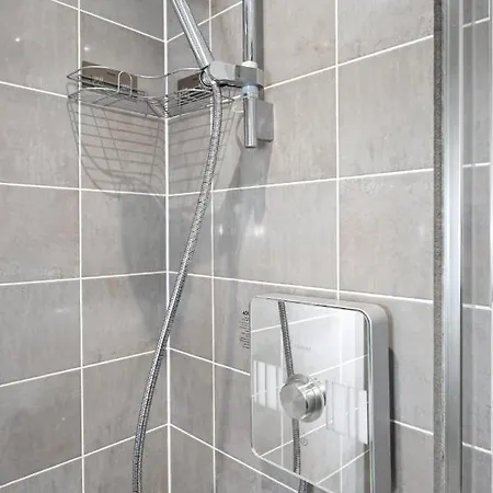 Luxury 2bedroom - 2bath - Prime Location - Patio Apartment