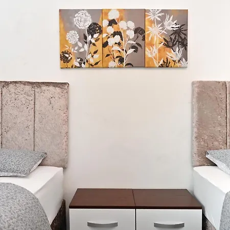 Apartment Luxury 2bedroom - 2bath - Prime Location - Patio Harrow on the Hill