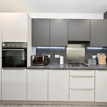 Apartment Luxury 2bedroom - 2bath - Prime Location - Patio *