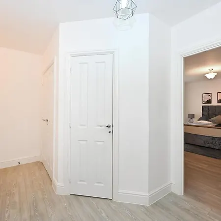 Luxury 2bedroom - 2bath - Prime Location - Patio