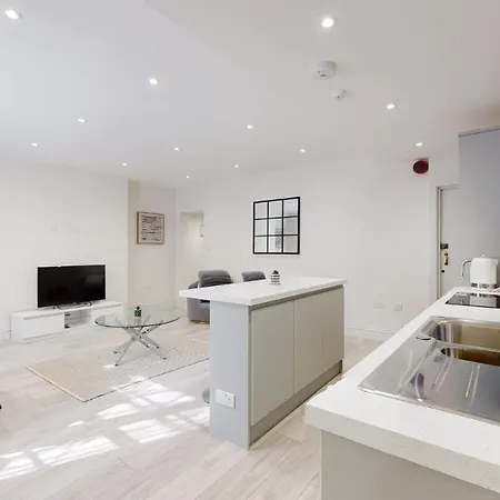 Apartment Chic By Hyde Park
