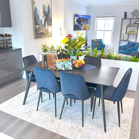 Waterloo Hub Residences *