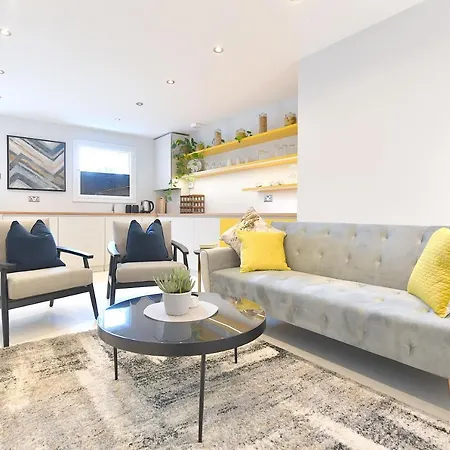 Waterloo Hub Residences Holiday home
