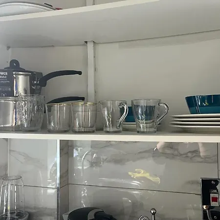 Stunning Oxford Street Furnished *