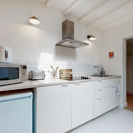 Spacious Flat In Forest Gate *