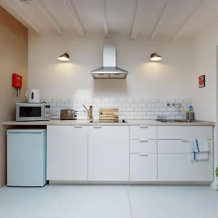 Spacious Flat In Forest Gate