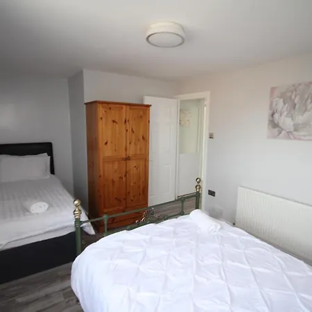 The Greatfields Drive * Hillingdon