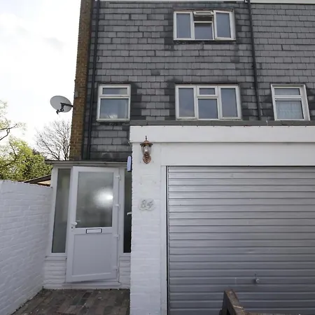 Holiday home The Greatfields Drive Hillingdon