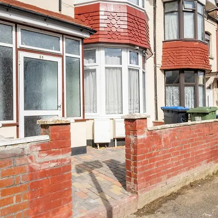 Fernbank Sudbury Hill Harrow Self-contained With En-suite Apartamento