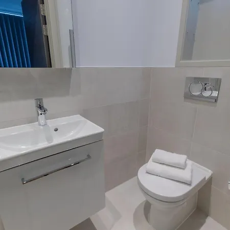 Paddington Gardens Apartment