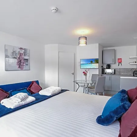 Fernbank Sudbury Hill Harrow Self-contained With En-suite Apartamento
