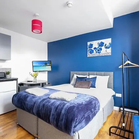 Fernbank Sudbury Hill Harrow Self-contained With En-suite Wembley