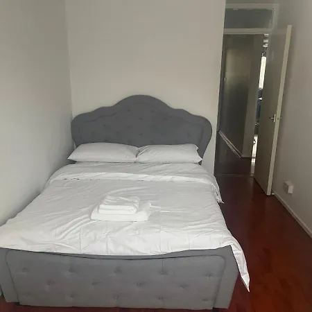 Aa Luxury Apartment London