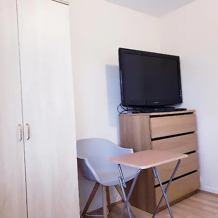 Ensuite Near Canal Проживание в семье