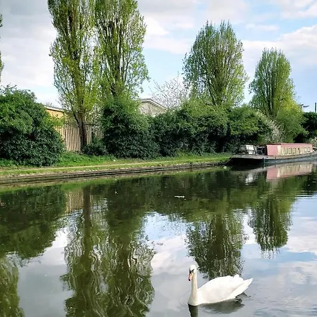 Проживание в семье Ensuite Near Canal