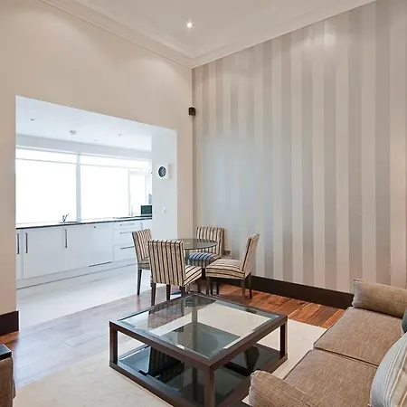 Aparthotel 130 Queen's Gate 5*