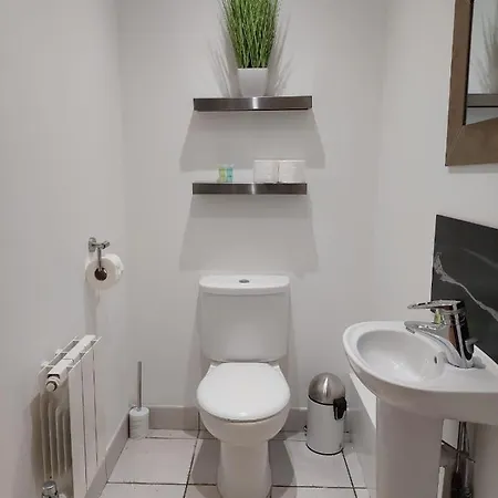 1 Bed Suite, Waterside, Canary Wharf * Londra