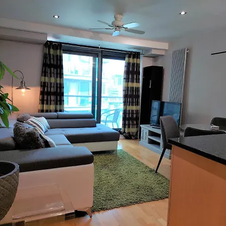 Apartment 1 Bed Suite, Waterside, Canary Wharf *