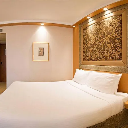 Millennium And Conference Centre Gloucester Hotel 4*