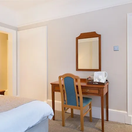 Staunton - 4* London