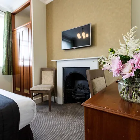 Hotel Kensington Gardens 2*