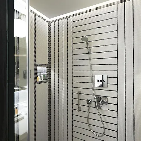 Hilton London Heathrow Airport מלון הית'רו