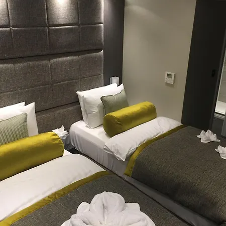 Hotel Mornington Victoria 4*