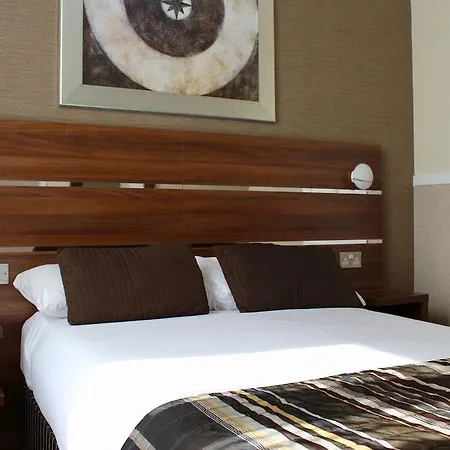 Huttons Hotel, Victoria 3* لندن