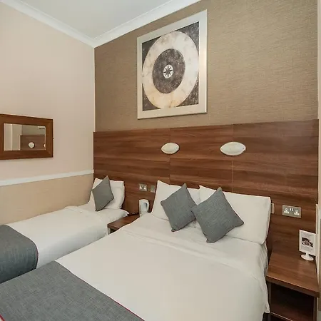 Huttons Hotel, Victoria 3*