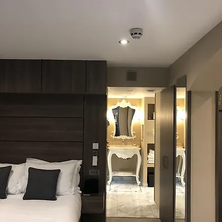 Hotel St Paul's 4*