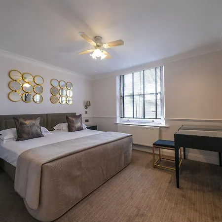Aparthotel Collingham Serviced 4*