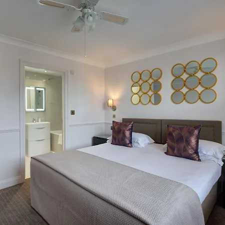 Collingham Serviced 4*