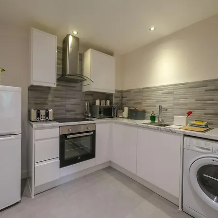 Collingham Serviced Aparthotel Londra