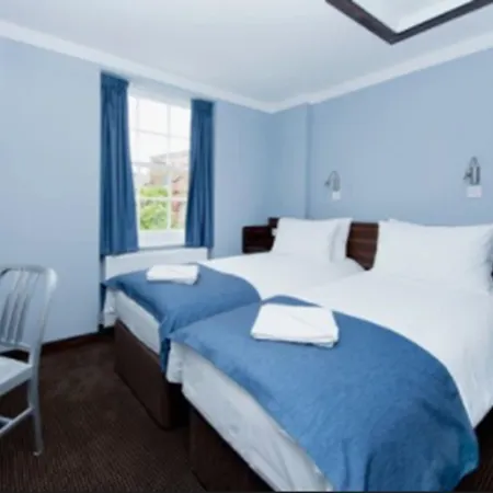 Angus Hotel 2*