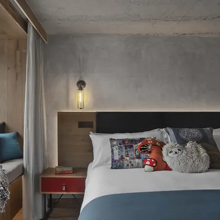 Treehouse Hotel