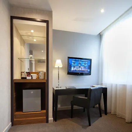 K West & 4* Londra