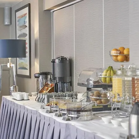 Hotel Antoinette Wimbledon 3*