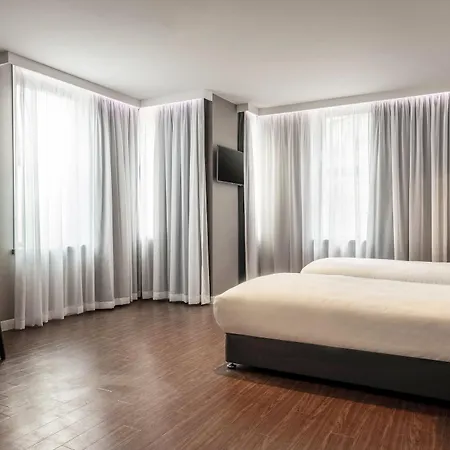 Point A Paddington Hotel 3*