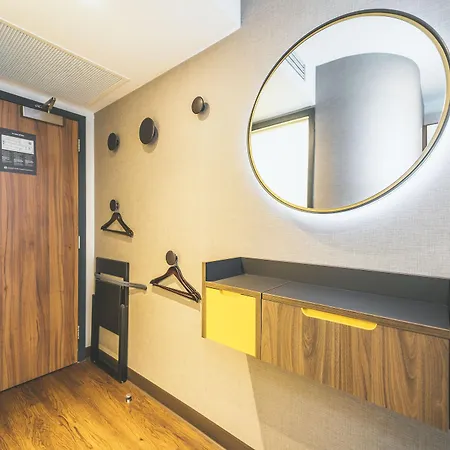 Point A Paddington Hotel 3*