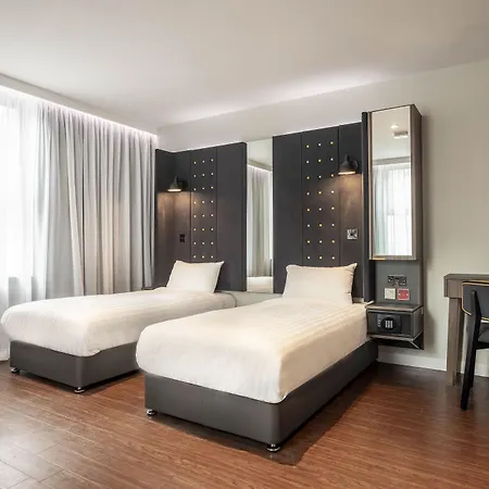 Point A Paddington Hotel 3*