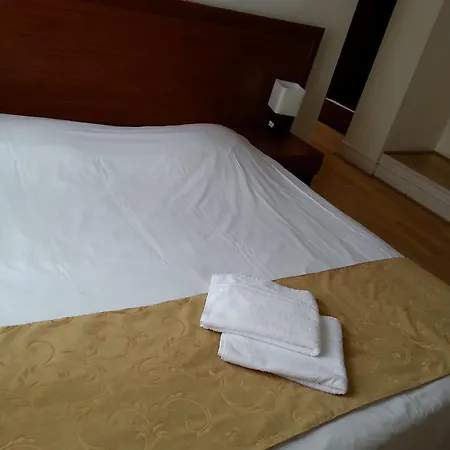 Corner House 3* London