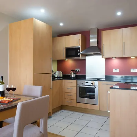 Marlin Empire Square Bridge Apartment