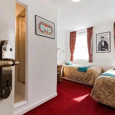Boston Court Hotel