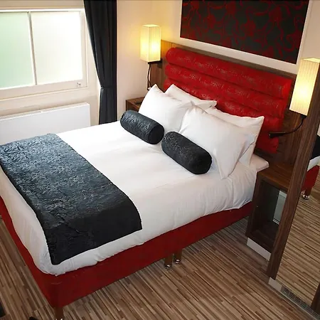 Simply & Hotel 4*