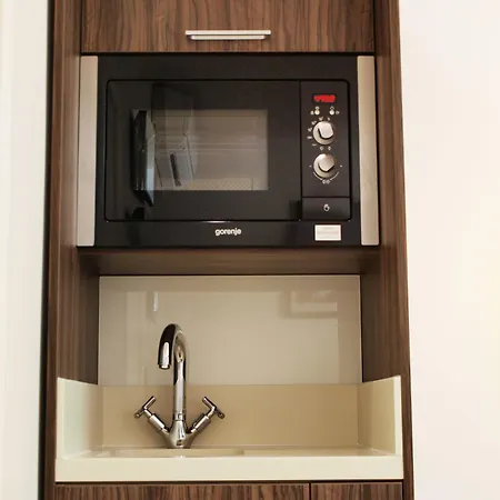 Hotel Simply & 4*