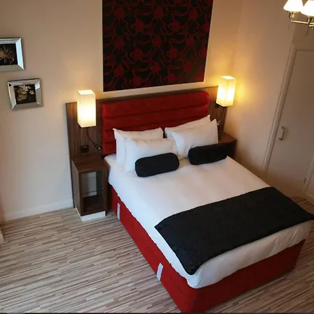 Hotel Simply & 4*