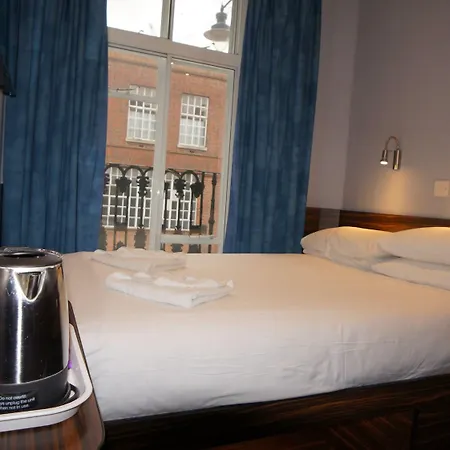 Hotel Crestfield London