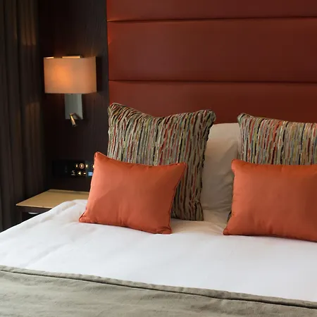 Отель St George's - Wembley 4*