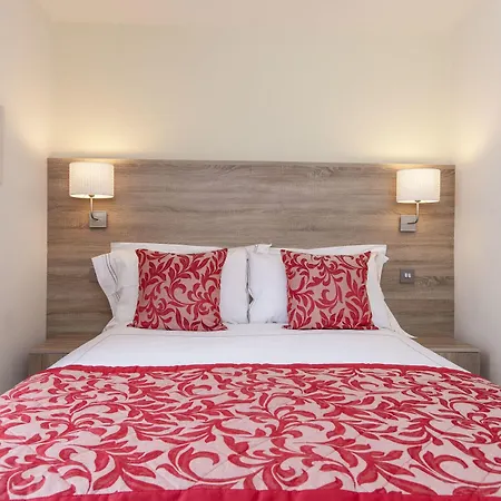 Shepherds Bush 4*