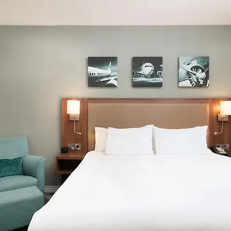 Hilton Garden London Heathrow Airport Hotel 4*